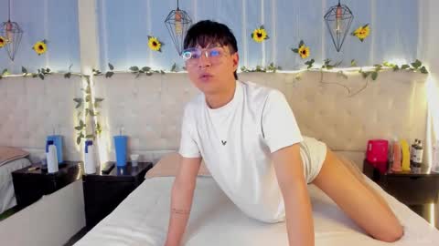 ale_aurarashi online show from October 13, 2025, 7:25 pm