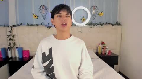 ale_aurarashi online show from November 28, 2025, 2:36 am