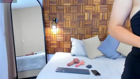 alessia online show from April 13, 2026, 2:33 pm