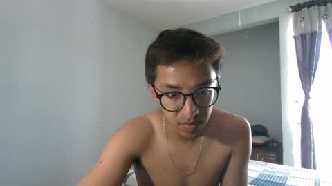 Snapshot of aleexrune chatting on July 22, 2026, 7:38 pm aleexrune online show from July 22, 2026, 7:38 pm