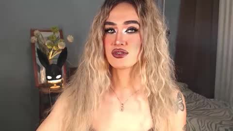 aleinacroft online show from October 5, 2025, 1:37 am