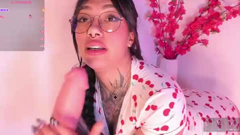 Snapshot of aleja_5 chatting on June 19, 2026, 4:28 am Ale online show from June 19, 2026, 4:28 am
