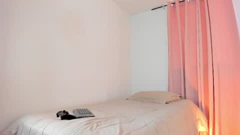 Snapshot of aleja_arango chatting on June 21, 2026, 8:22 pm Alejandra Arango online show from June 21, 2026, 8:22 pm