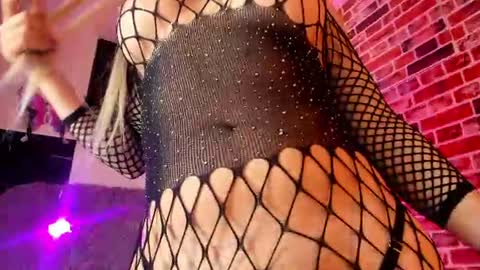 Snapshot of aleja_hill chatting on July 17, 2026, 10:58 pm Aleja Hill online show from July 17, 2026, 10:58 pm