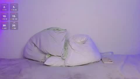 Snapshot of aleja_rossi chatting on January 9, 2025, 9:16 pm Aleja online show from January 9, 2025, 9:16 pm