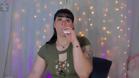 Snapshot of aleja_rossi chatting on February 20, 2025, 5:40 pm Aleja online show from February 20, 2025, 5:40 pm