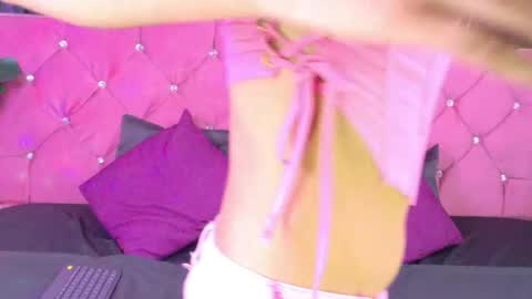 Alejandra online show from May 19, 2026, 12:00 pm