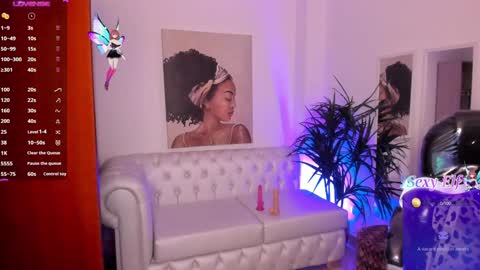 Alejandra online show from December 18, 2024, 11:45 am