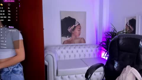 Alejandra online show from January 27, 2025, 11:22 am