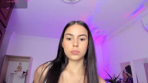 Alejandra online show from March 10, 2025, 5:29 pm
