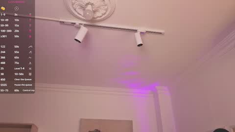 Alejandra online show from September 30, 2025, 12:10 pm