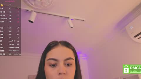 Alejandra online show from October 3, 2025, 12:02 pm