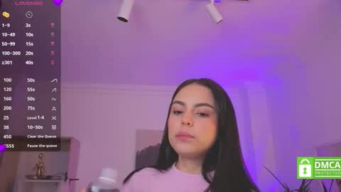 Alejandra online show from November 4, 2025, 3:27 am