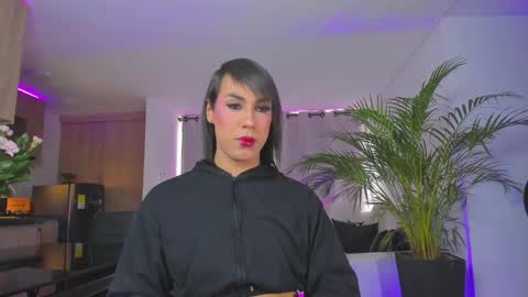 A L E J A N D R A online show from February 25, 2025, 9:35 pm