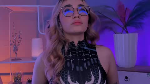 Snapshot of alejamillan1 chatting on May 19, 2026, 4:19 am night GTM -5 online show from May 19, 2026, 4:19 am
