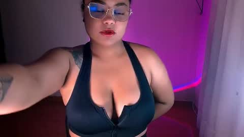 Alejandra  online show from December 16, 2024, 12:04 am