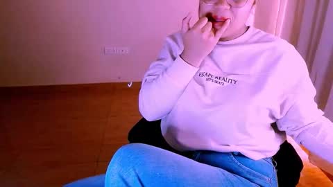 Alejandra  online show from October 14, 2025, 6:52 pm