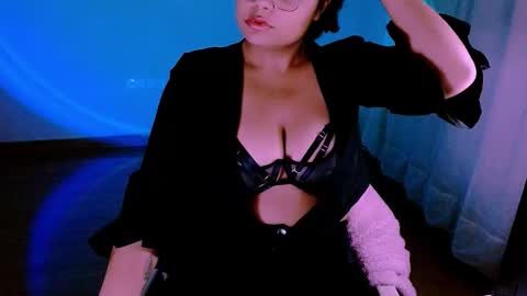 Alejandra  online show from November 28, 2025, 1:41 am