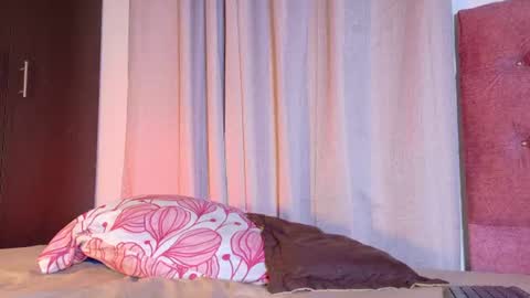 alejandra_dunn1 online show from July 20, 2026, 7:05 pm