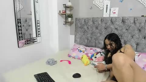 alejandra_evanss online show from December 4, 2024, 2:53 am