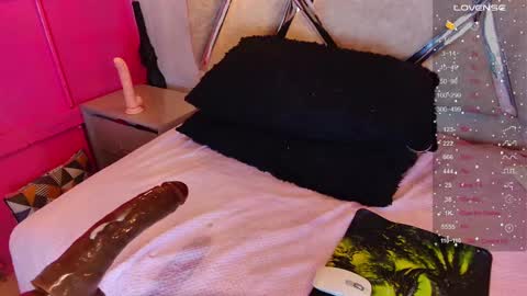 alejandra martins online show from February 26, 2025, 8:33 pm