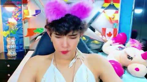 alejandra online show from June 25, 2026, 6:01 pm