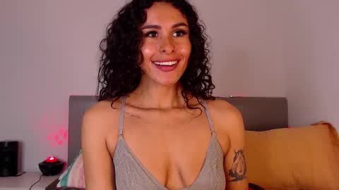 Danna Ray online show from December 17, 2025, 9:21 pm