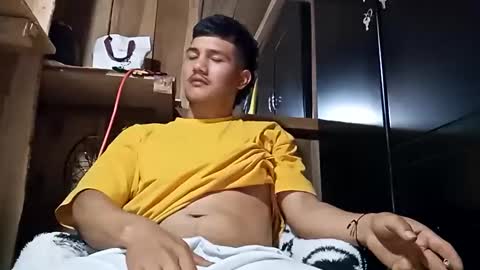 alejandro_miuller online show from June 3, 2026, 4:59 am