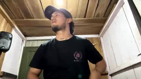 alejandro_miuller online show from July 20, 2026, 11:51 pm
