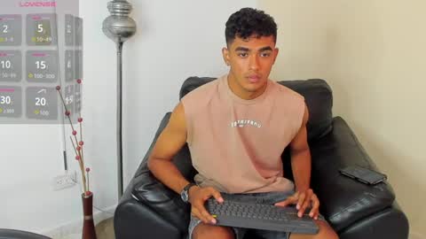 Snapshot of alejandro_williams chatting on June 22, 2026, 8:39 pm Alejandro williams online show from June 22, 2026, 8:39 pm
