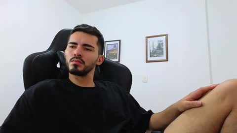 alejandroo_7 online show from December 24, 2024, 8:16 pm