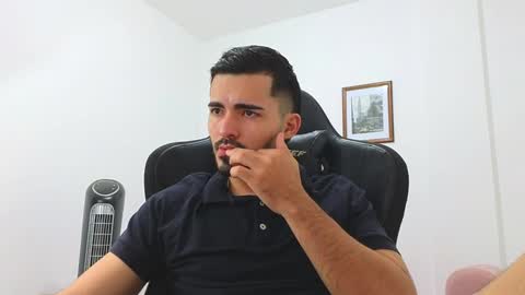 alejandroo_7 online show from January 6, 2025, 8:07 pm