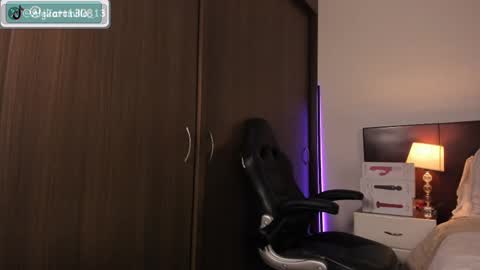 Alejandra online show from March 6, 2025, 8:27 pm