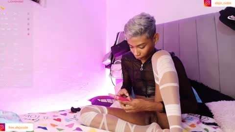 alejo_cute online show from December 26, 2024, 1:18 am