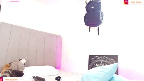 alejo_cute online show from February 6, 2025, 6:13 pm