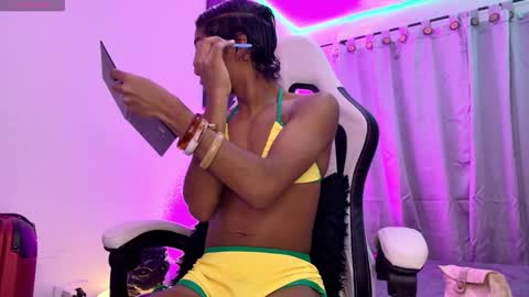 alejo_cute online show from September 23, 2025, 8:34 pm