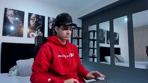 alejo_gray1 online show from January 15, 2026, 12:43 pm