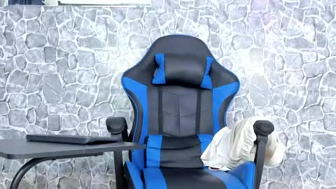 alejo peverell online show from April 13, 2026, 8:25 pm