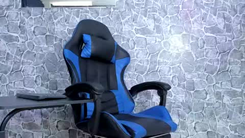 Snapshot of alejo_peverell chatting on June 7, 2026, 7:17 pm alejo peverell online show from June 7, 2026, 7:17 pm