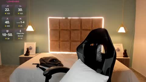 ALejoo Saenz online show from April 21, 2026, 3:35 am