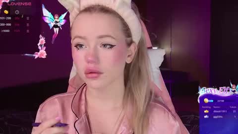 Lexi online show from March 7, 2025, 3:51 am