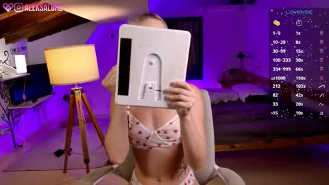 Lexi online show from September 15, 2025, 2:55 am