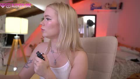 Lexi online show from February 8, 2026, 4:05 am