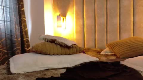 alektra_bryce online show from September 24, 2025, 8:34 pm