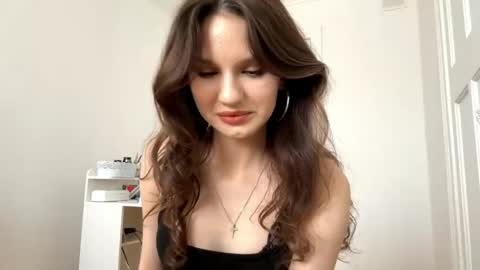 Snapshot of alenemacaskill chatting on May 14, 2026, 8:43 am Roniy online show from May 14, 2026, 8:43 am