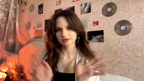 Snapshot of alenemacaskill chatting on May 16, 2026, 12:59 pm Roniy online show from May 16, 2026, 12:59 pm
