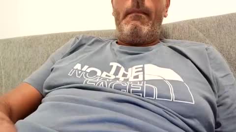 Snapshot of alesao80 chatting on October 30, 2025, 11:16 pm Ale online show from October 30, 2025, 11:16 pm