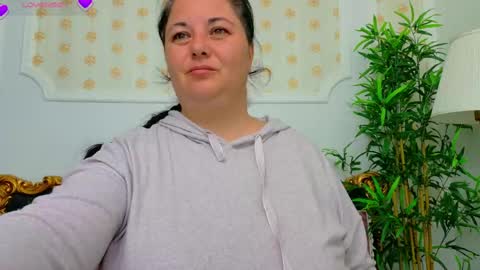 alesha_arabian_ online show from April 20, 2026, 4:04 am