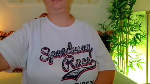 Snapshot of alesha_arabian_ chatting on June 8, 2026, 4:13 am alesha_arabian_ online show from June 8, 2026, 4:13 am