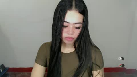 Snapshot of alesha_vibe_me chatting on December 13, 2024, 6:21 am alesha_vibe_me online show from December 13, 2024, 6:21 am